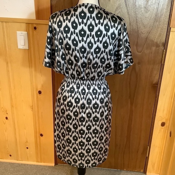 Lulu Yasmine Black and Light Grey Print Silk Dress Sz-S - Picture 2 of 9